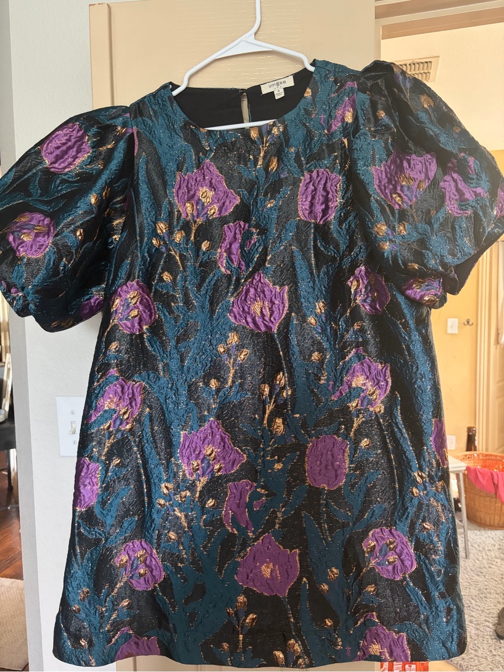 Umgee Black Top with Cream Label
